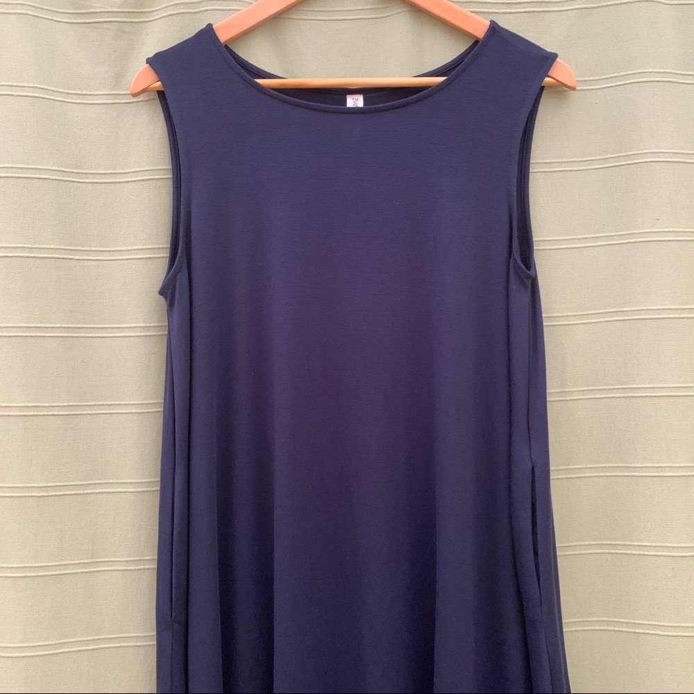 Zenana Premium: Dark Blue Sleeveless Midi Dress